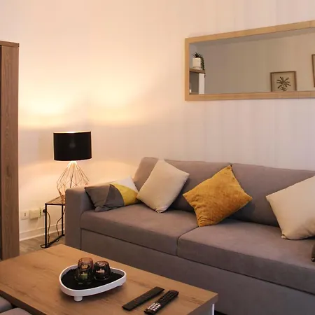T3 With Furnished Balcony In Saint-denis Apartment *