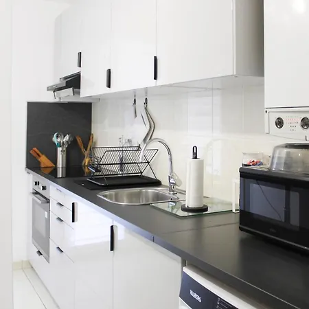 T3 With Furnished Balcony In Saint-denis * Saint-Denis (Seine-Saint-Denis)