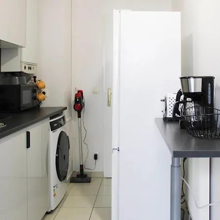 T3 With Furnished Balcony In Saint-denis Saint-Denis (Seine-Saint-Denis)